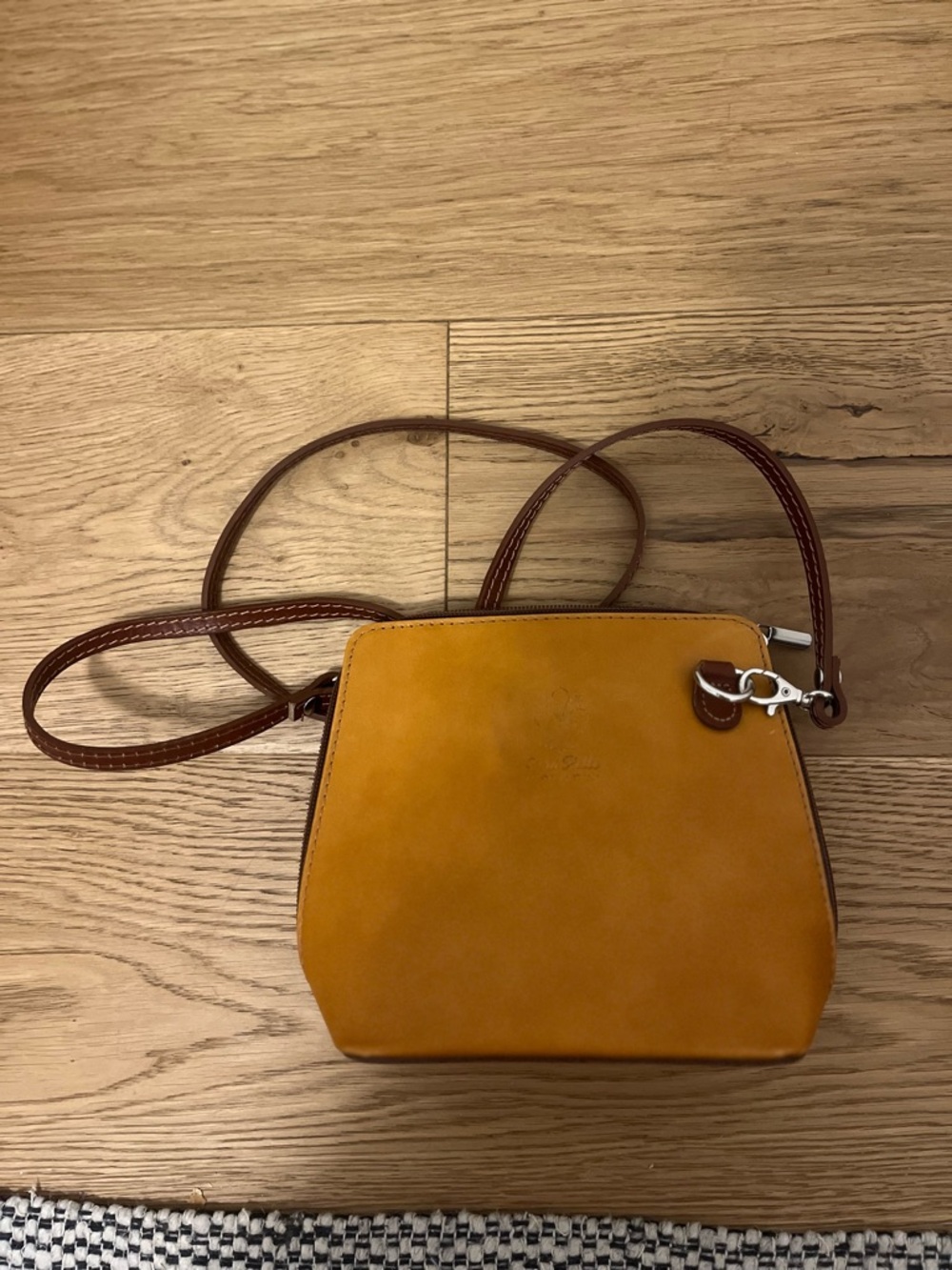 Vintage Italian Cognac Leather Crossbody Bag - Brown Strap